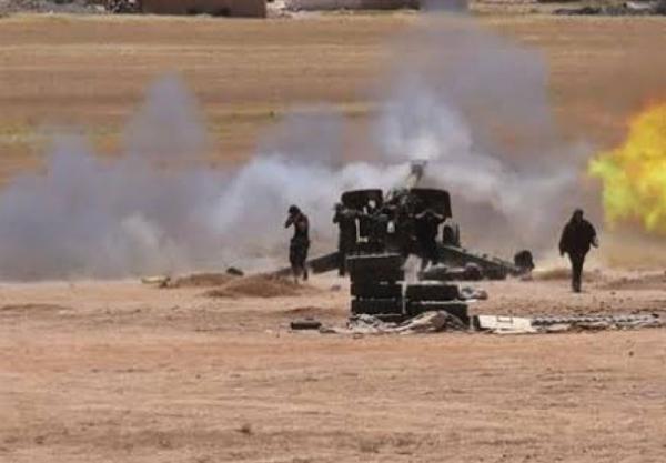 حملات سنگین ارتش سوریه به مواضع تروریست ها در شمال حماه و جنوب ادلب