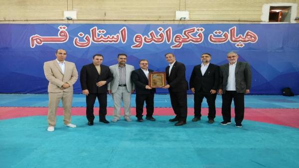 تجلیل از سه چهره تکواندوی قم برای اخذ کمربند مشکی دان 8 تجلیل از سه چهره تکواندوی قم برای اخذ کمربند مشکی دان 8