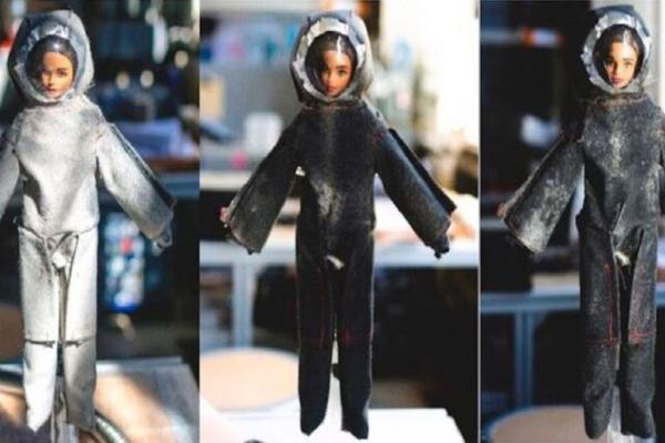 عروسک باربی به یاری آزمایش پاکسازی لباس های فضایی آمد
